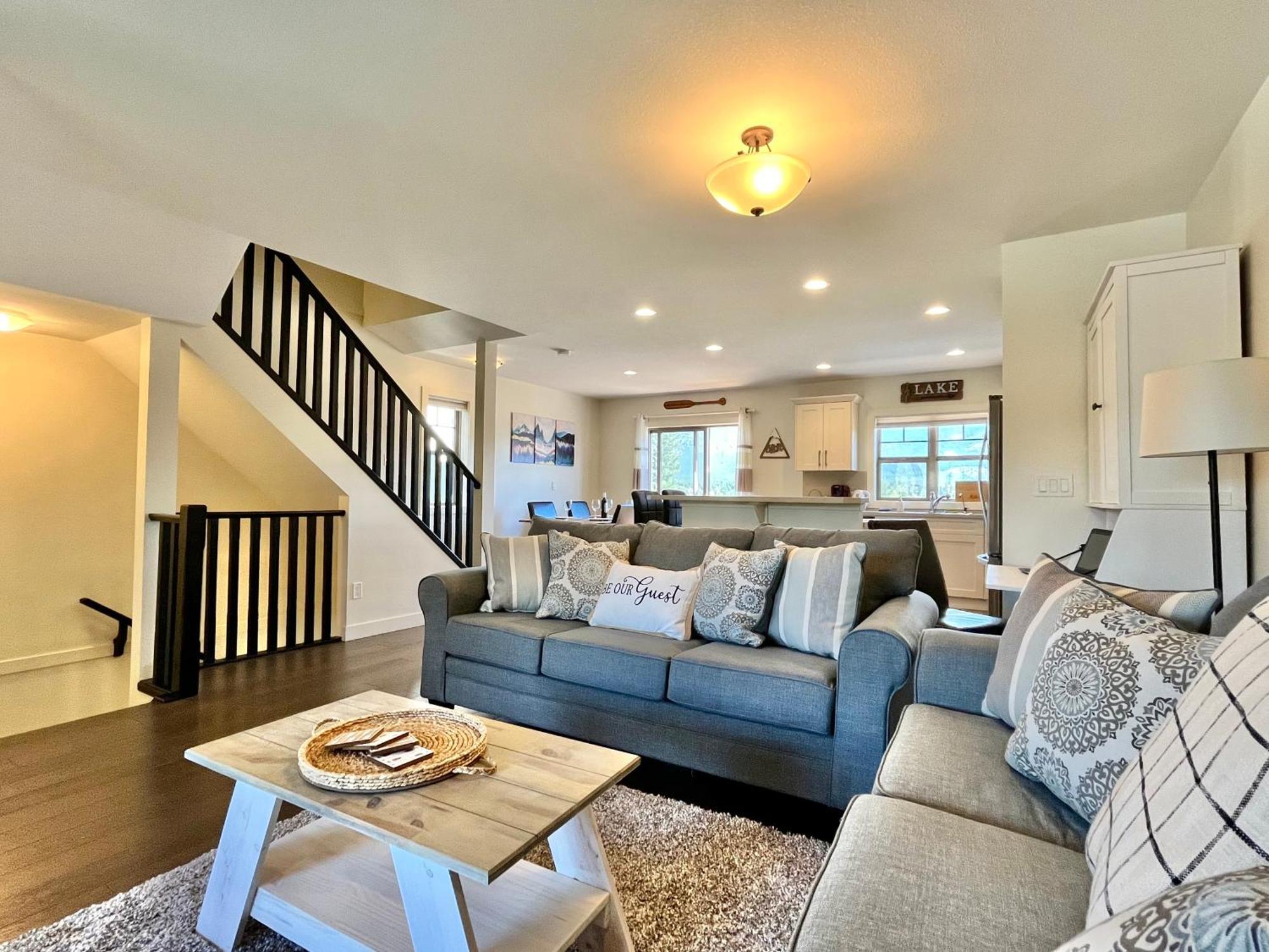 Perfect Base Invermere 3Bd Townhouse Mt Views With Garage 外观 照片