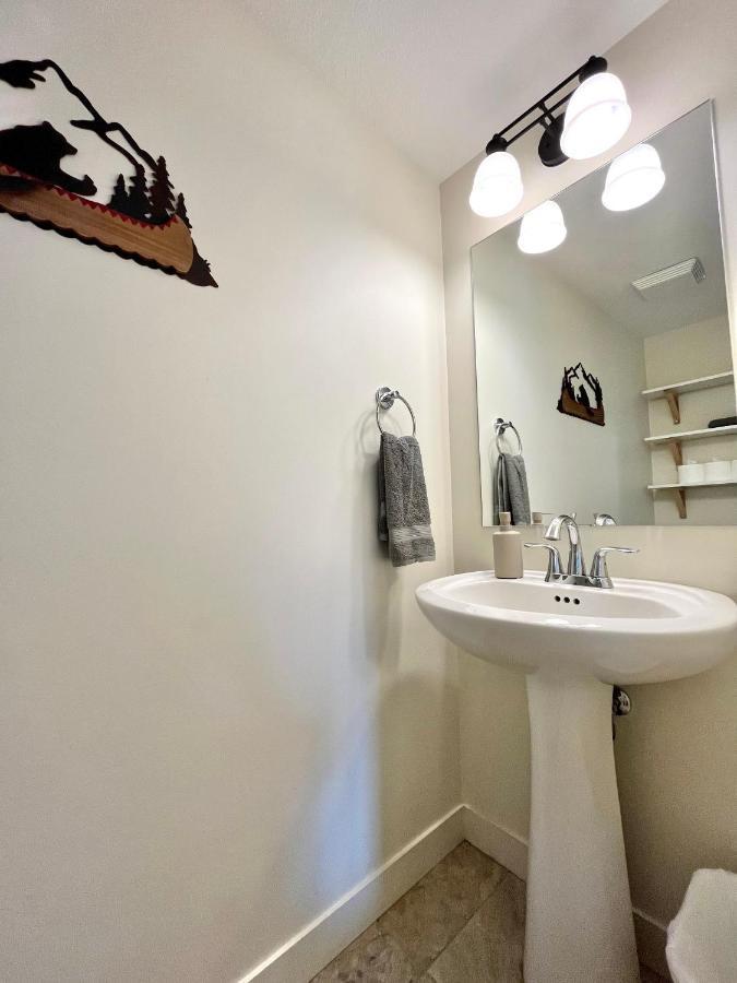Perfect Base Invermere 3Bd Townhouse Mt Views With Garage 外观 照片